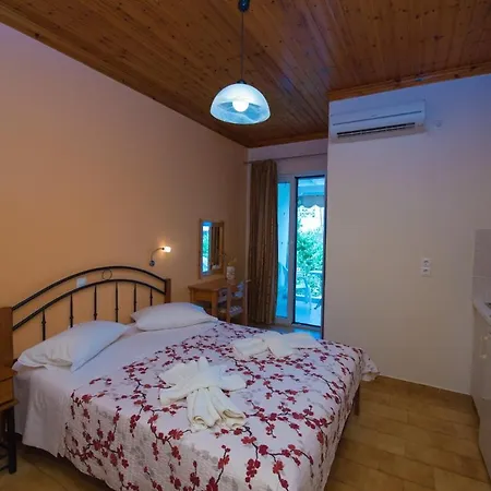 Ferendinoy - Ferendinoy Dionisia 招待所 3*