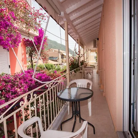 Konukevi Ferendinoy - Ferendinoy Dionisia Nydri (Lefkada)